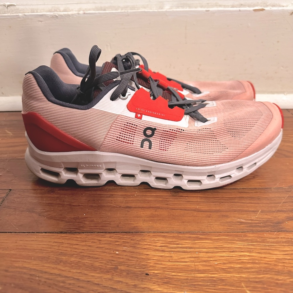 OnCloud Cloudstratus 2 Womens 9